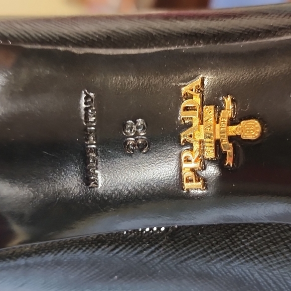❌SOLD❌Authentic Prada shoes size 38 - Picture 4 of 10
